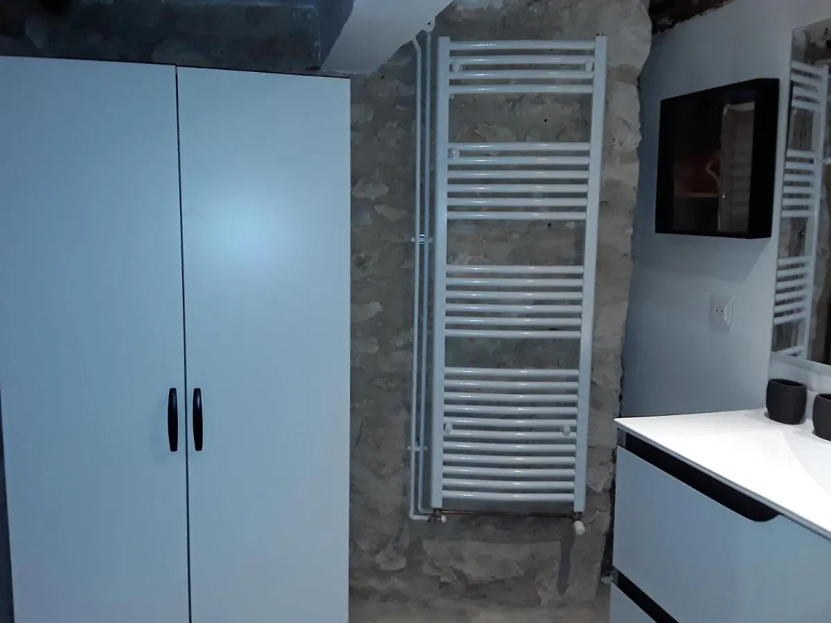 Les Charmes Du Lac Esclauzels Apartment