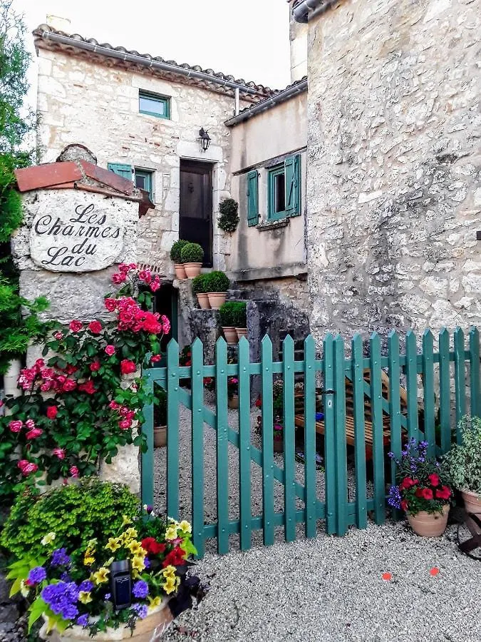Les Charmes Du Lac Esclauzels 0*,  France