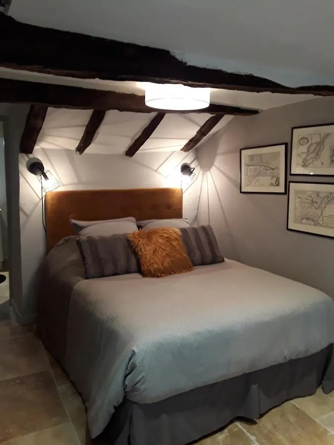 Les Charmes Du Lac Esclauzels Apartment
